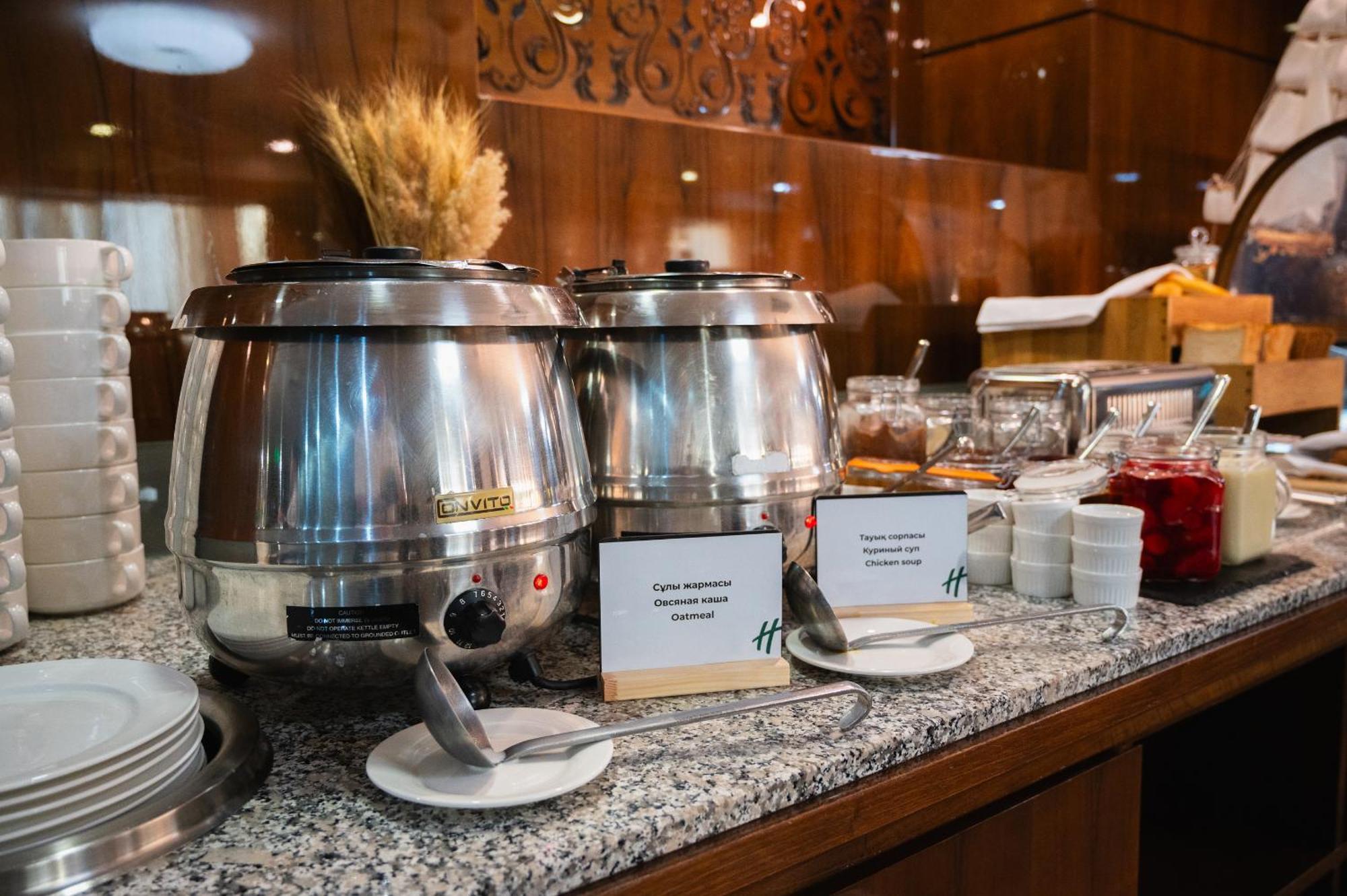 Holiday Inn Aktau By Ihg Extérieur photo
