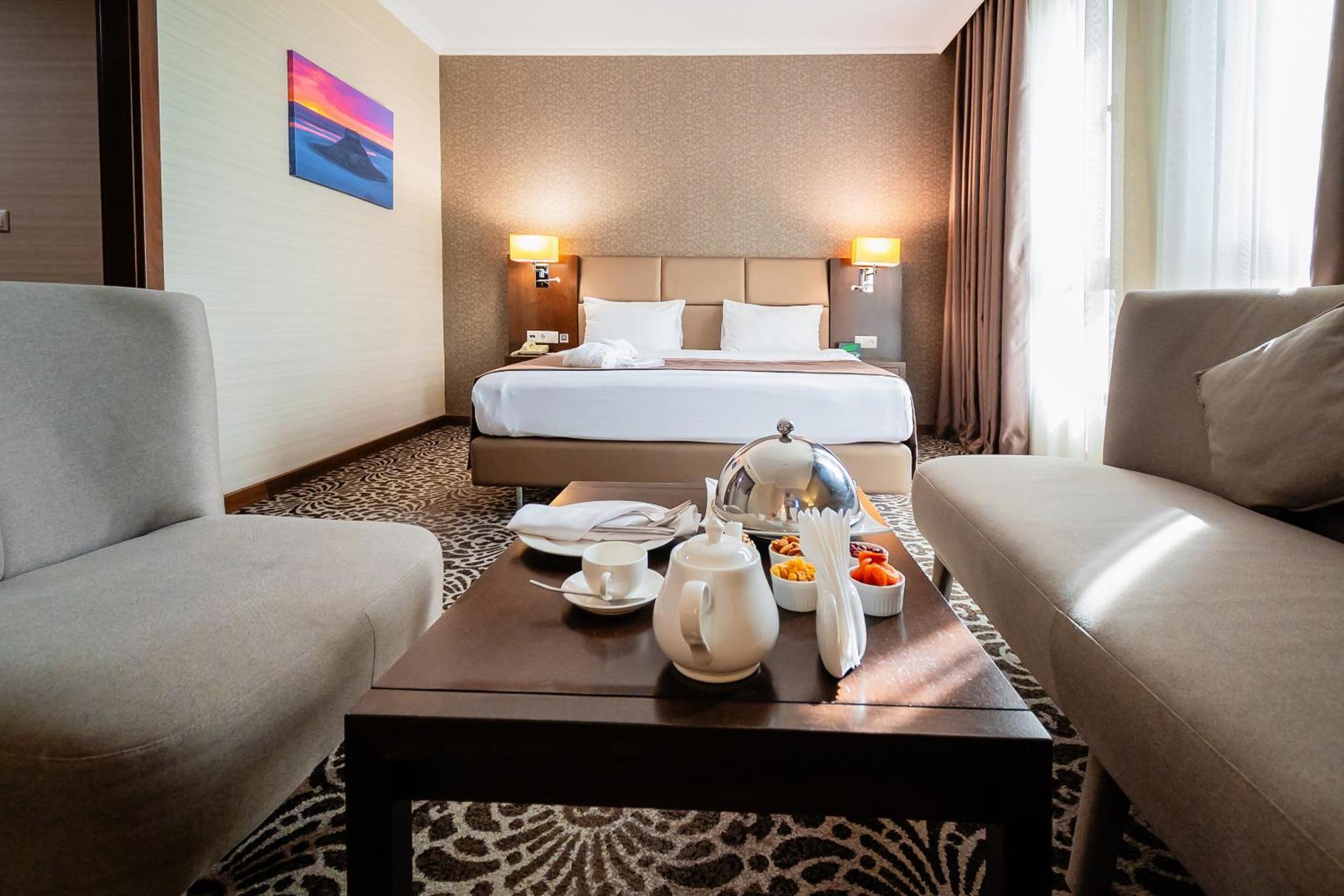 Holiday Inn Aktau By Ihg Extérieur photo