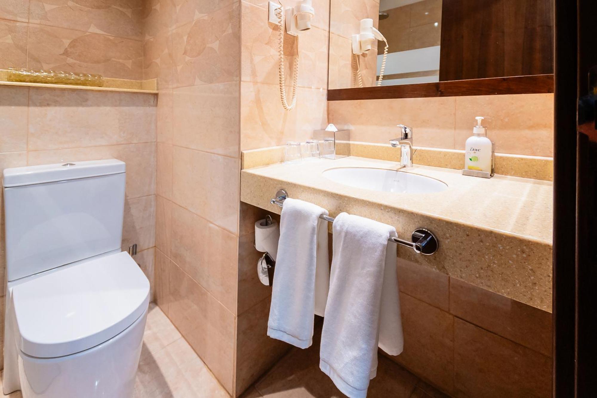 Holiday Inn Aktau By Ihg Extérieur photo