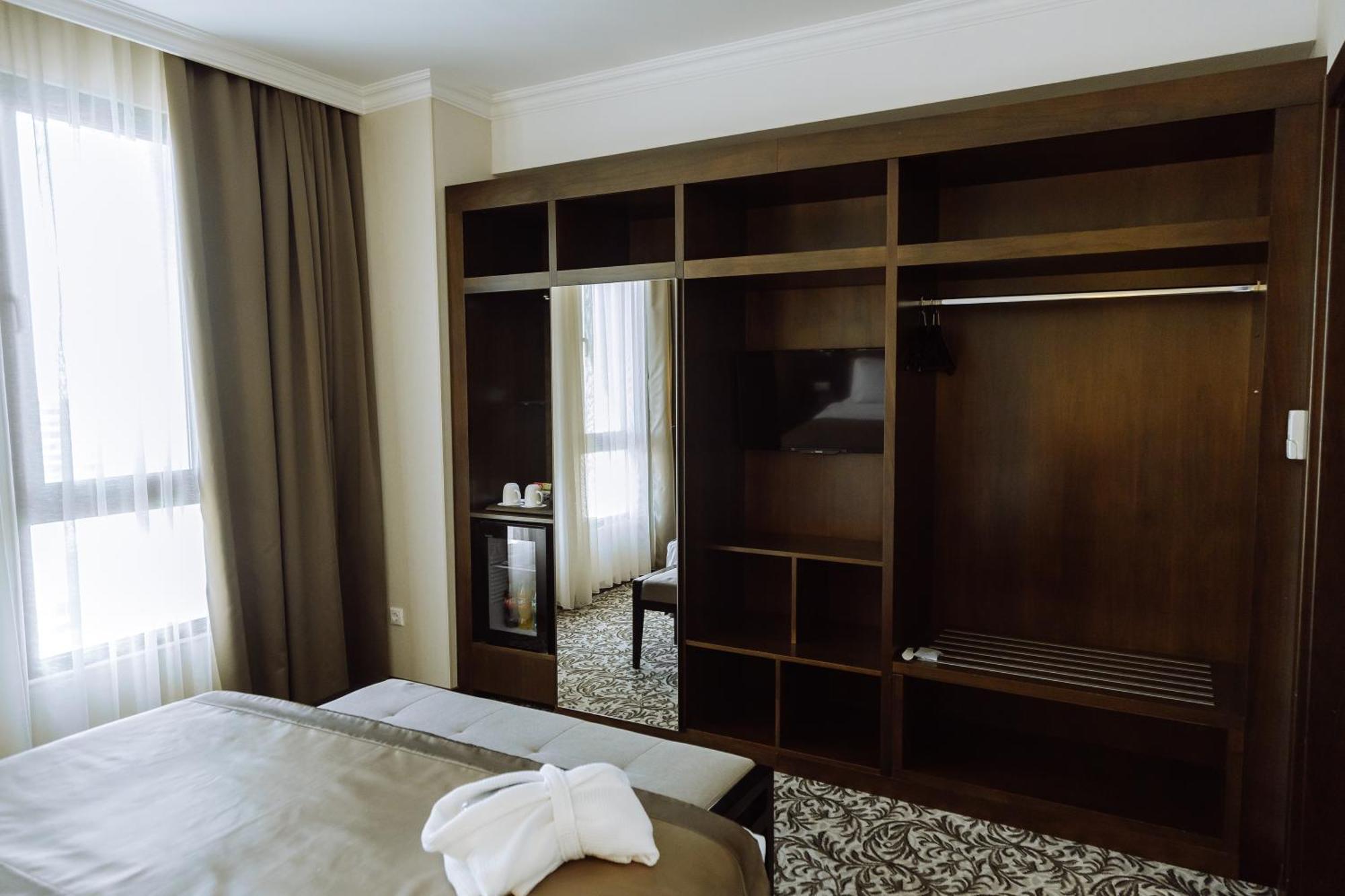 Holiday Inn Aktau By Ihg Extérieur photo