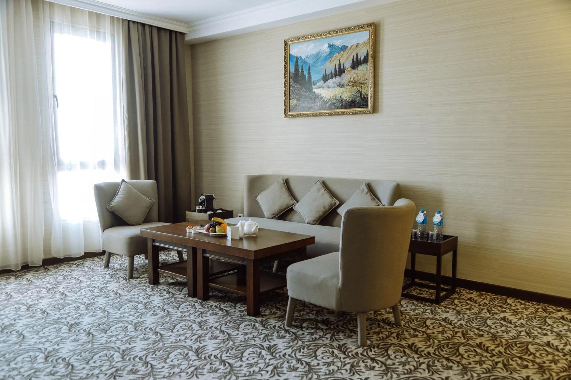Holiday Inn Aktau By Ihg Extérieur photo