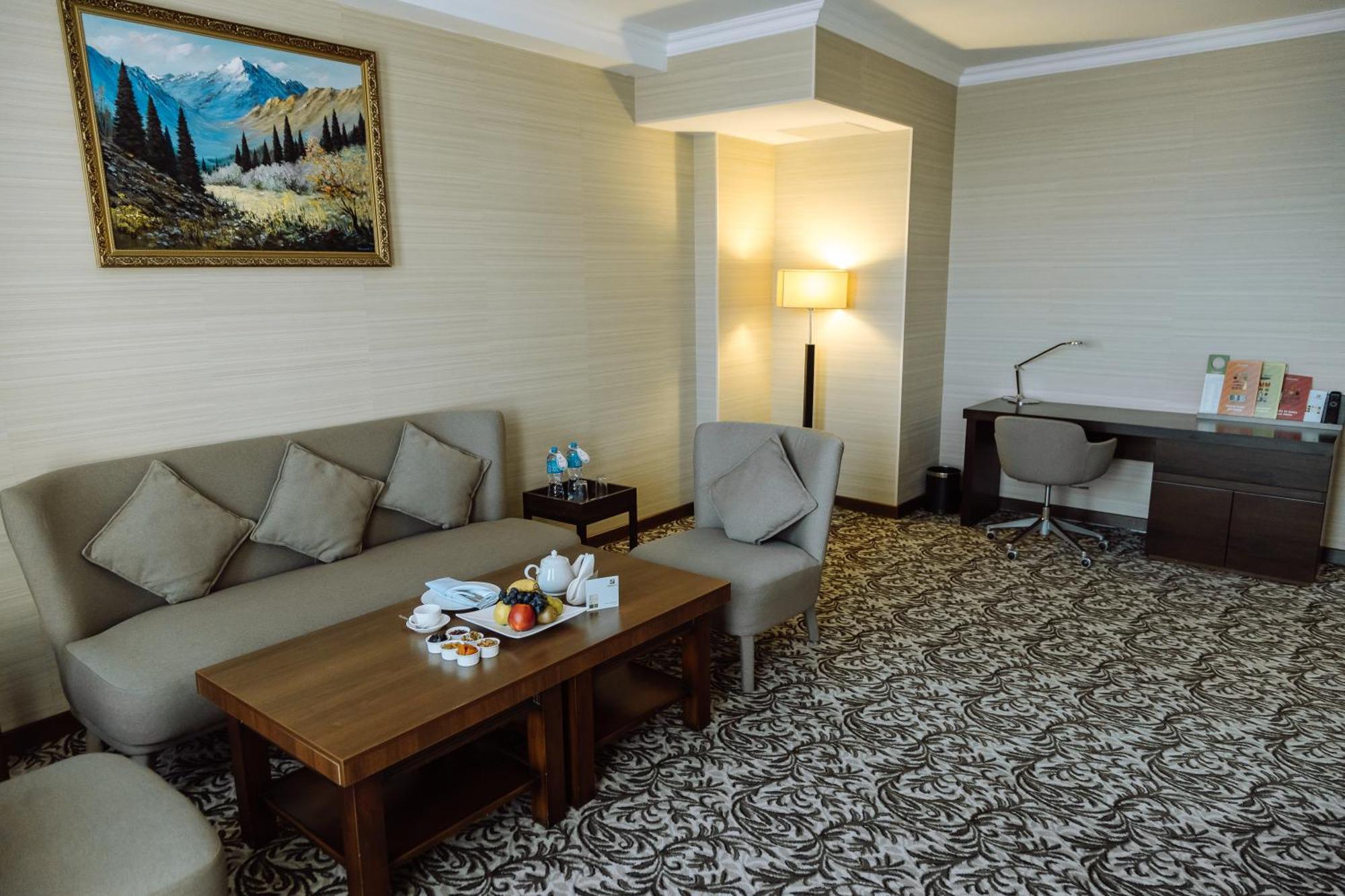 Holiday Inn Aktau By Ihg Extérieur photo