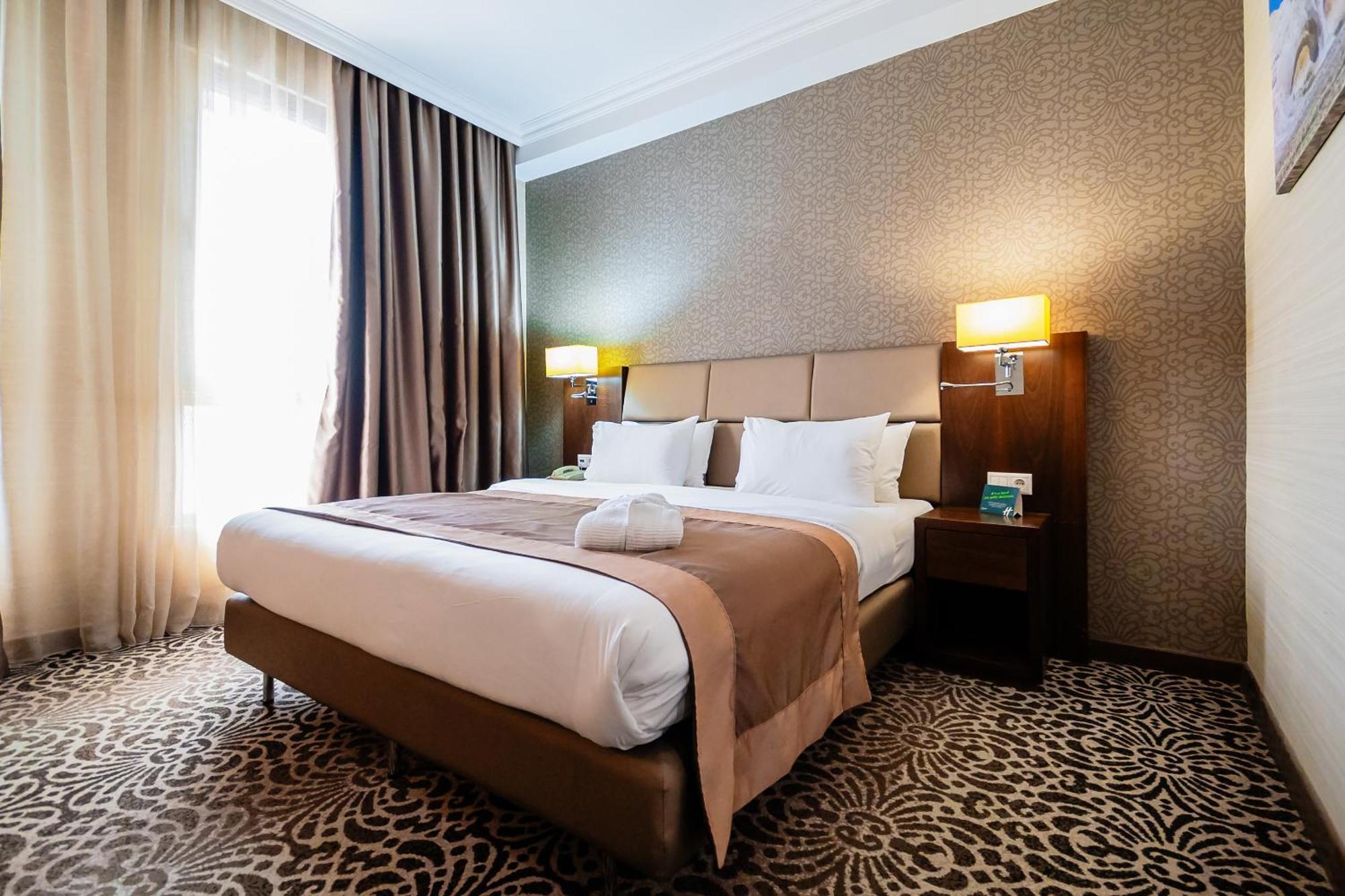 Holiday Inn Aktau By Ihg Extérieur photo